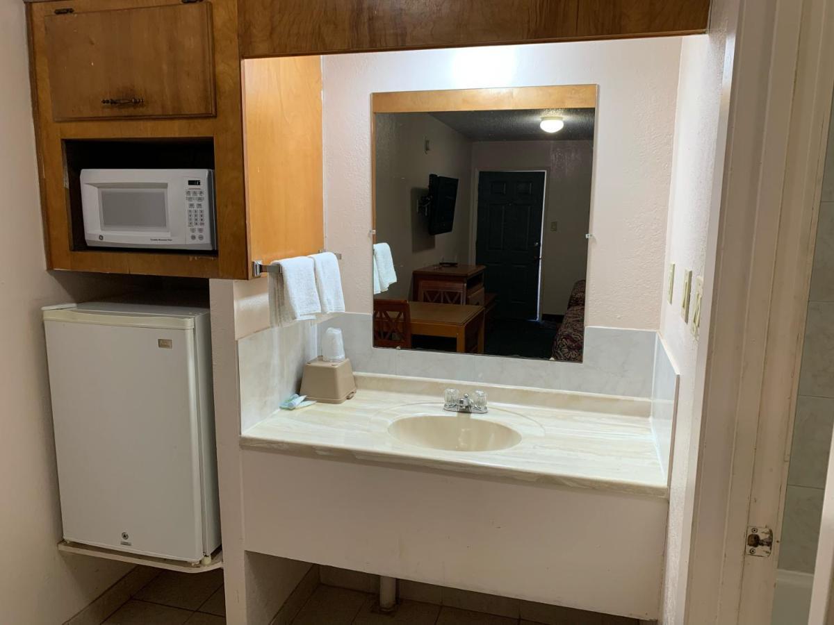 Regency Inn Jewett エクステリア 写真
