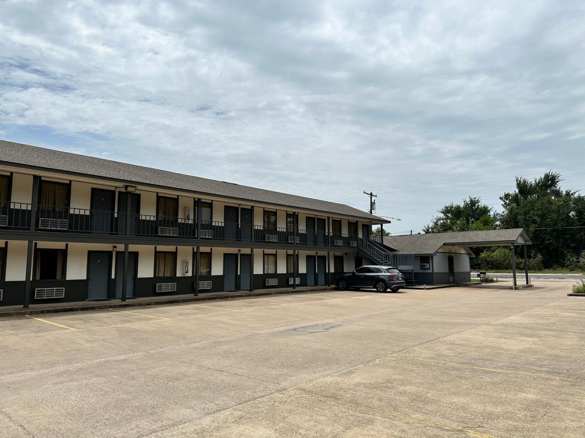 Regency Inn Jewett エクステリア 写真