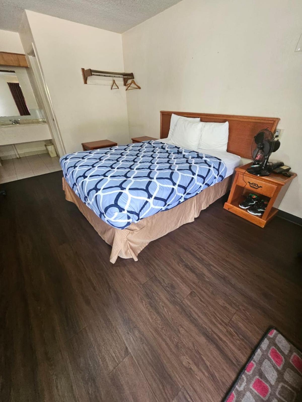 Regency Inn Jewett エクステリア 写真