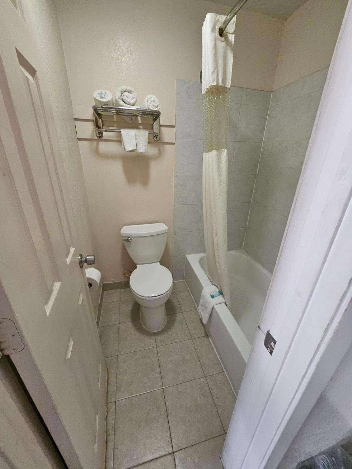 Regency Inn Jewett エクステリア 写真