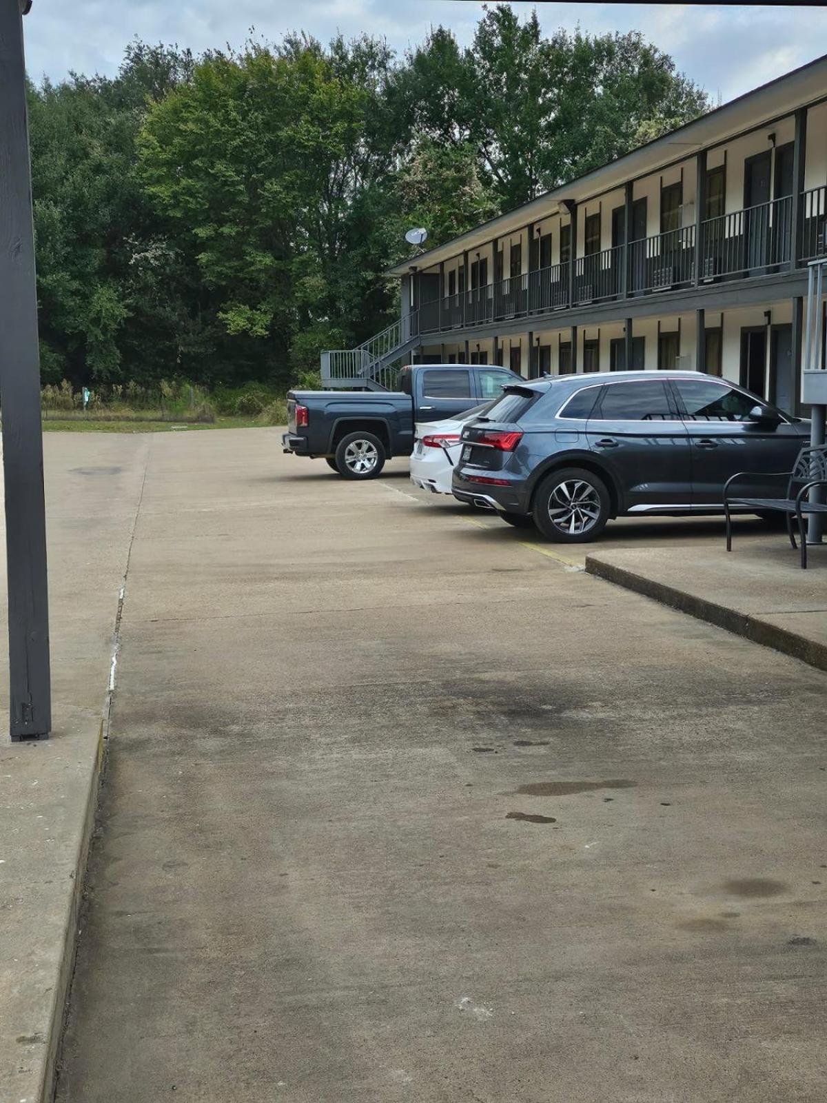 Regency Inn Jewett エクステリア 写真