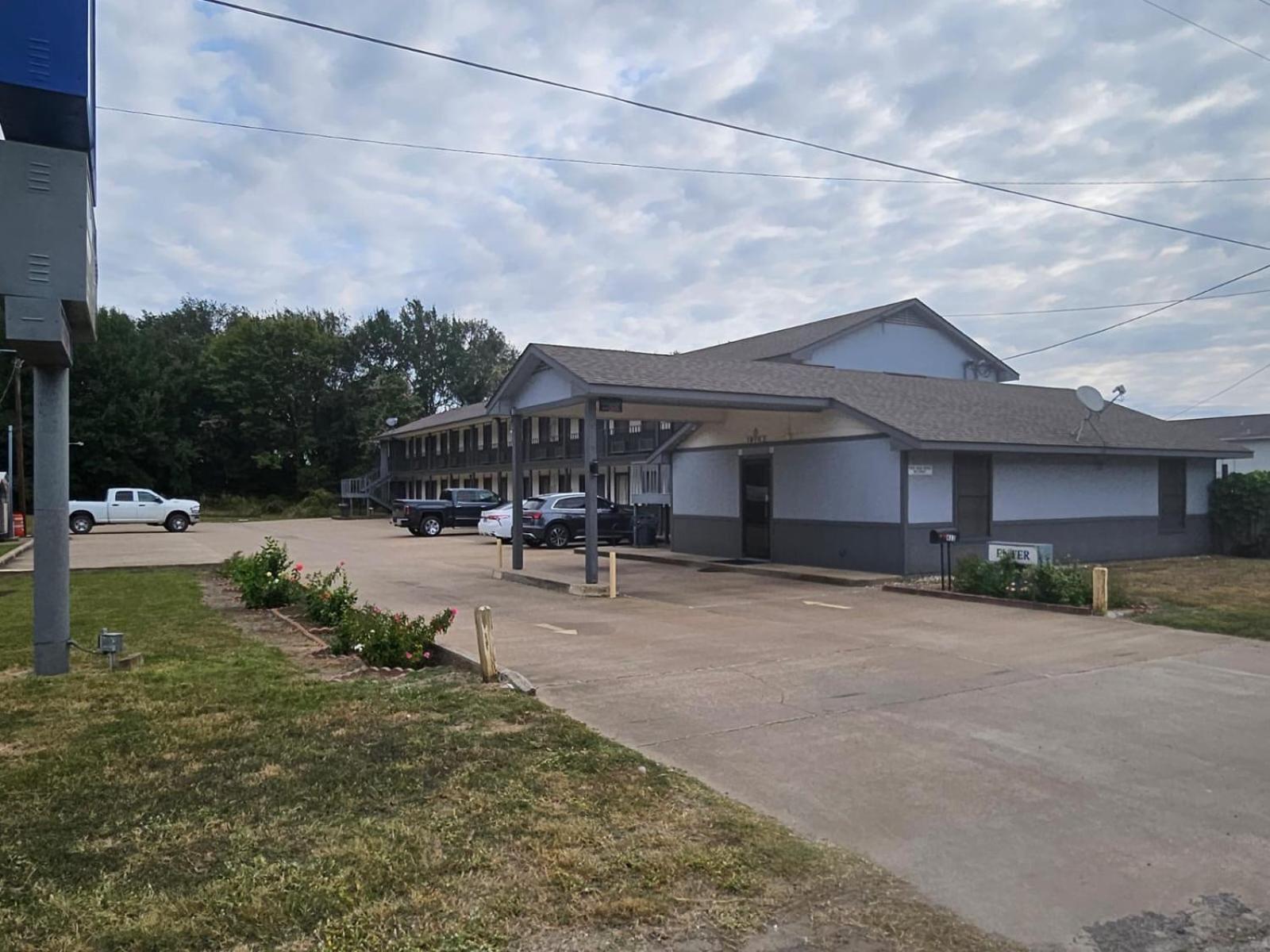 Regency Inn Jewett エクステリア 写真