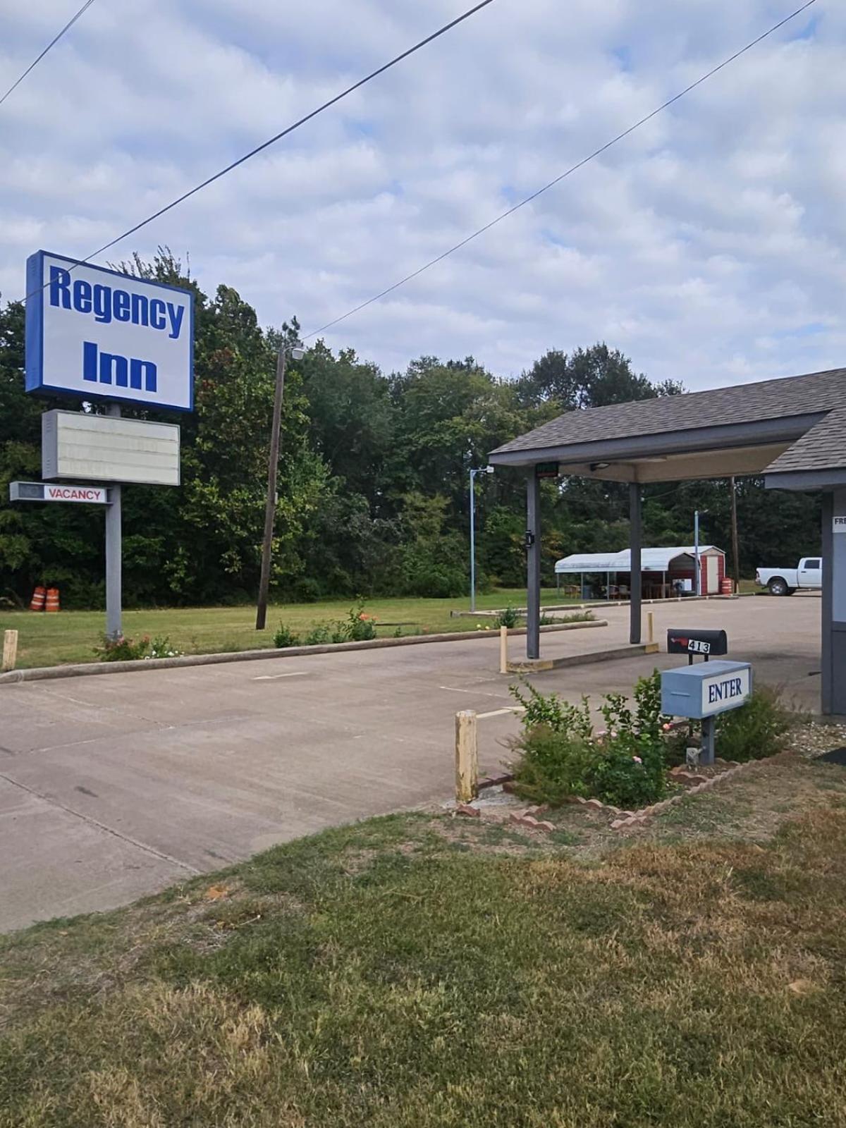 Regency Inn Jewett エクステリア 写真